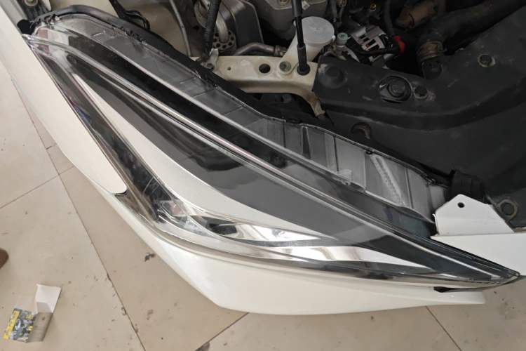Used Nissan Lannia 2020 1.6L CVT Cool Edition Right Front Headlight