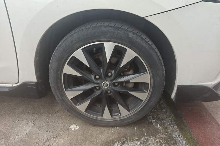 Used Nissan Lannia 2020 1.6L CVT Smart Connect Smart Cool Edition Right Front Wheel Hub