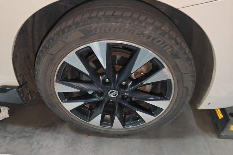 Used Nissan Lannia 2020 1.6L CVT Smart Connect Smart Cool Edition Right Front Wheel Hub