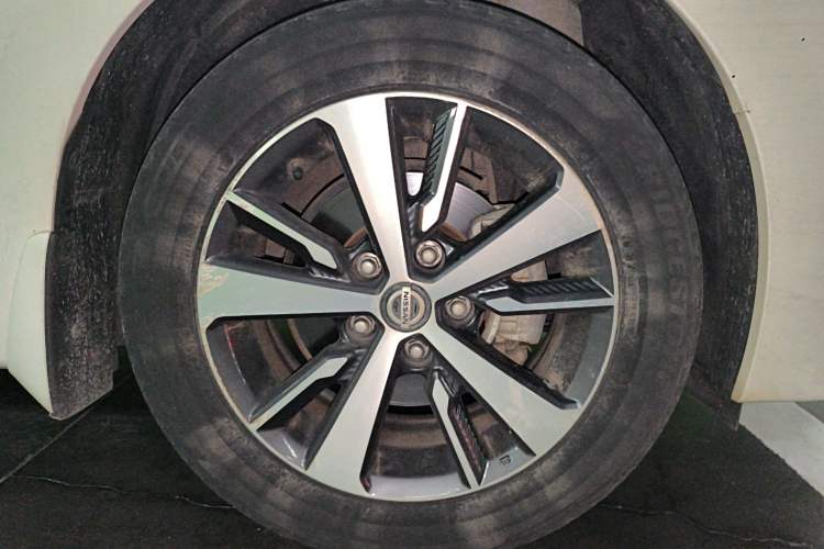 Used Nissan Lannia 2020 1.6L CVT Cool Edition Right Front Wheel Hub