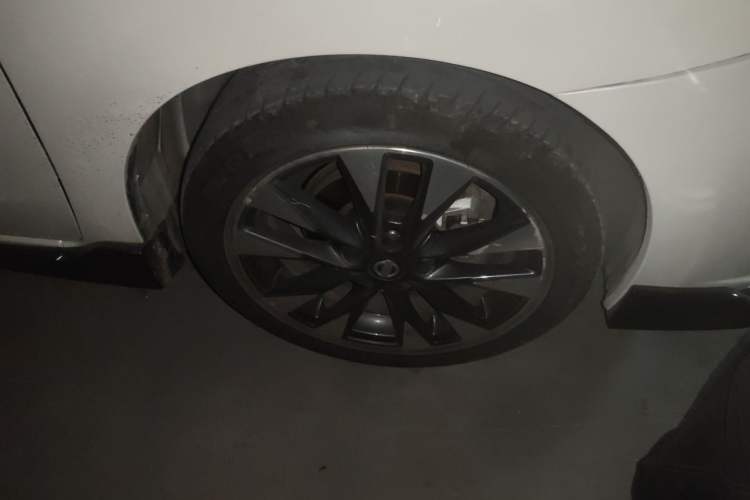 Used Nissan Lannia 2020 1.6L CVT Smart Connect Smart Cool Edition Right Front Wheel Hub