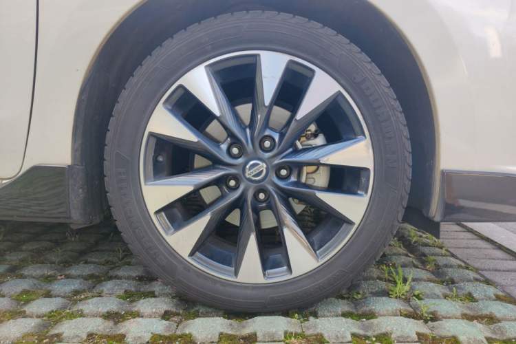 Used Nissan Lannia 2020 1.6L CVT Smart Connect Smart Cool Edition Right Front Wheel Hub