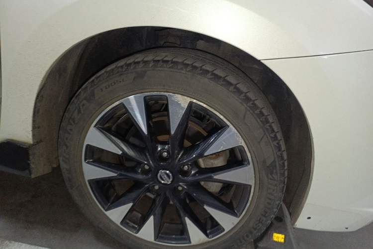 Used Nissan Lannia 2020 1.6L CVT Smart Connect Smart Cool Edition Right Front Wheel Hub