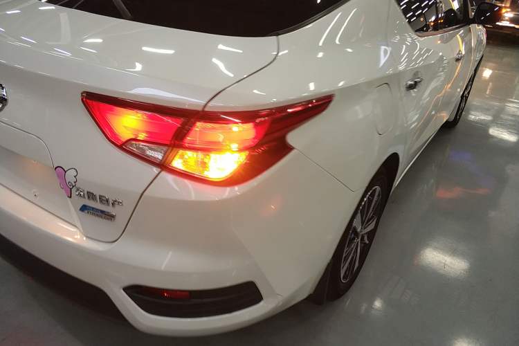 Used Nissan Lannia 2020 1.6L CVT Cool Edition Right Rear Taillight