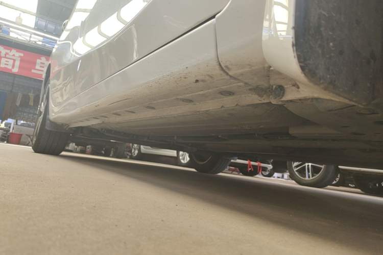 Used Nissan Lannia 2020 1.6L CVT Cool Edition Right Side Sill