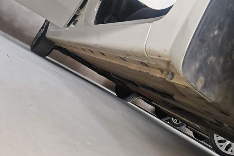 Used Nissan Lannia 2020 1.6L CVT Cool Edition Right Side Sill