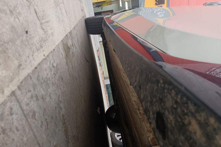 Used Nissan Lannia 2020 1.6L CVT Smart Connect Smart Cool Edition Right Side Sill