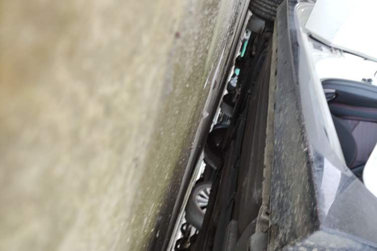 Used Nissan Lannia 2020 1.6L CVT Smart Connect Smart Cool Edition Right Side Sill
