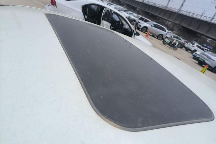 Used Nissan Lannia 2020 1.6L CVT Cool Edition Roof