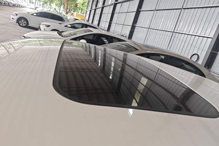 Used Nissan Lannia 2020 1.6L CVT Cool Edition Roof