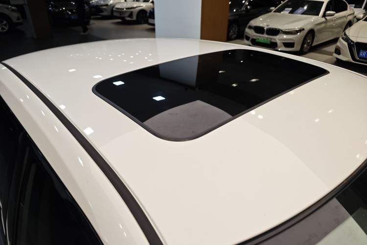 Used Nissan Lannia 2020 1.6L CVT Cool Edition Roof