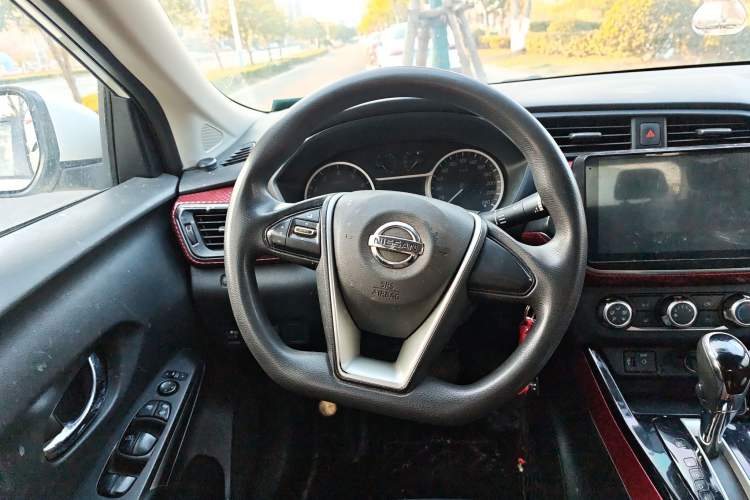 Used Nissan Lannia 2020 1.6L CVT Cool Edition Steering Wheel
