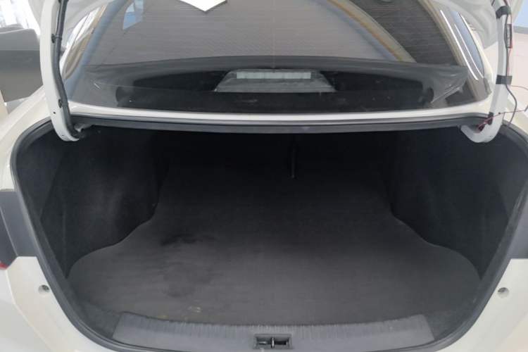 Used Nissan Lannia 2020 1.6L CVT Smart Connect Smart Cool Edition Trunk