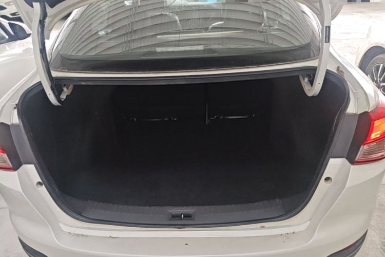 Used Nissan Lannia 2020 1.6L CVT Cool Edition Trunk