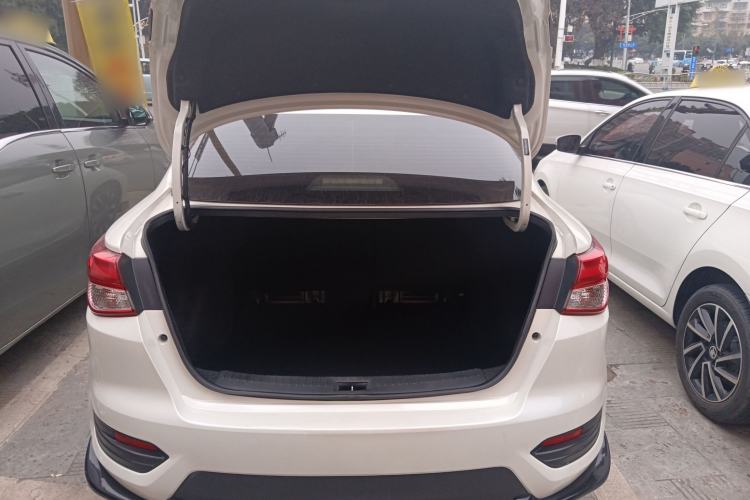 Used Nissan Lannia 2020 1.6L CVT Smart Connect Smart Cool Edition Trunk