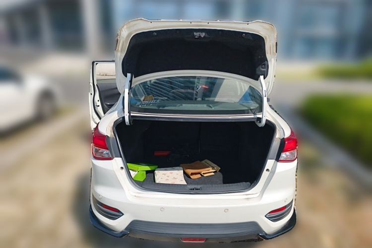 Used Nissan Lannia 2020 1.6L CVT Smart Connect Smart Cool Edition Trunk