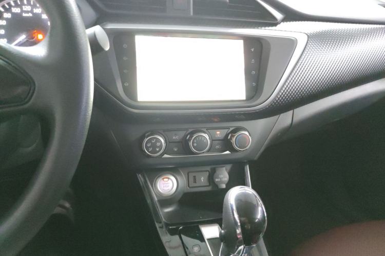 Used Nissan Lannia 2021 1.6L CVT Smart Connect Smart Cool Edition Audio And AC Panel