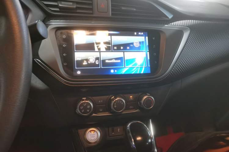 Used Nissan Lannia 2021 1.6L CVT Smart Connect Smart Cool Edition Audio And AC Panel