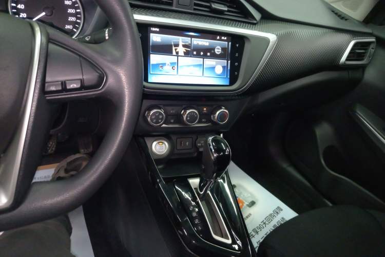 Used Nissan Lannia 2021 1.6L CVT Smart Connect Smart Cool Edition Audio And AC Panel