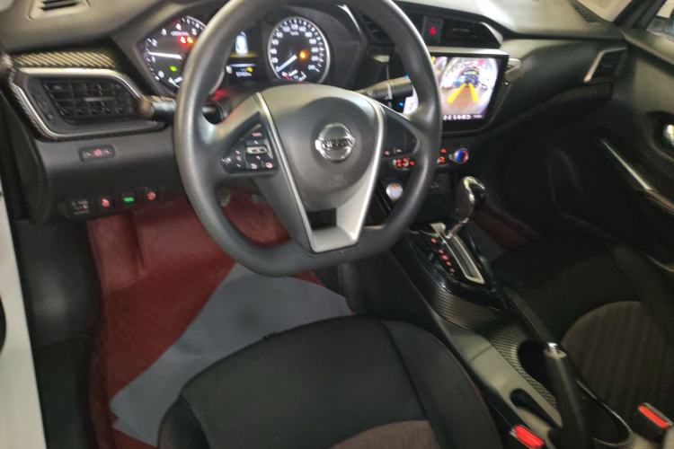 Used Nissan Lannia 2021 1.6L CVT Smart Connect Smart Cool Edition Center Console