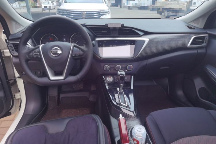 Used Nissan Lannia 2021 1.6L CVT Smart Connect Smart Cool Edition Center Console