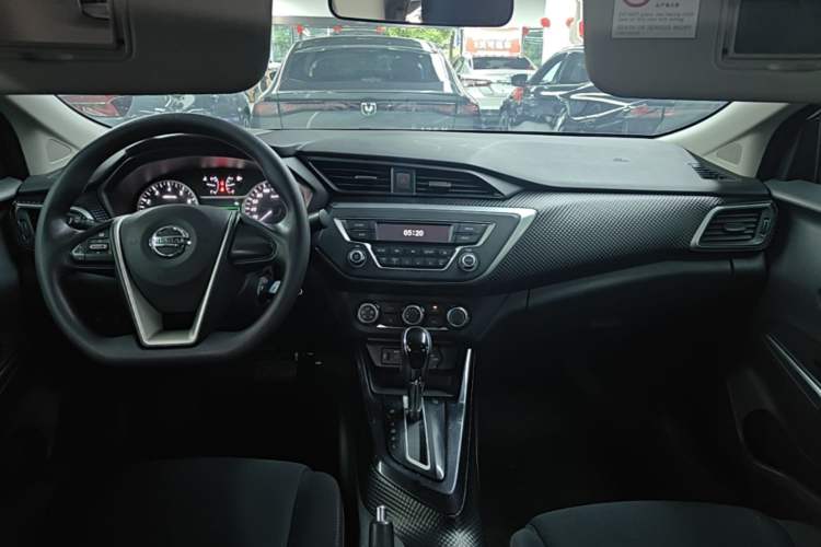 Used Nissan Lannia 2021 1.6L CVT Cool Edition Center Console