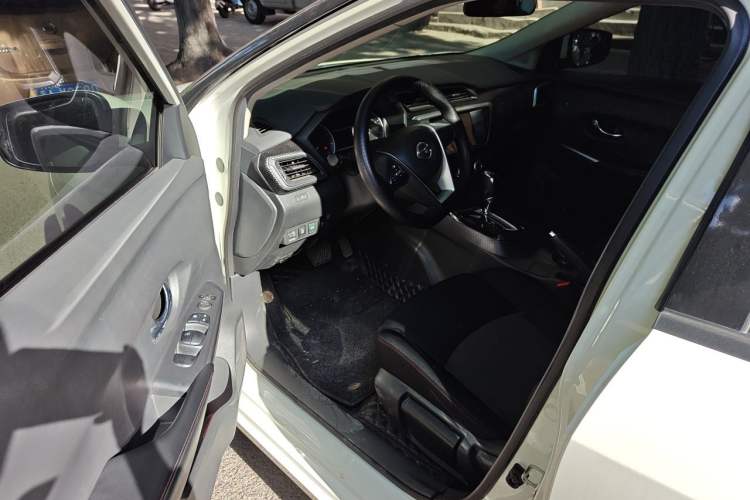 Used Nissan Lannia 2021 1.6L CVT Cool Edition Driver Seat