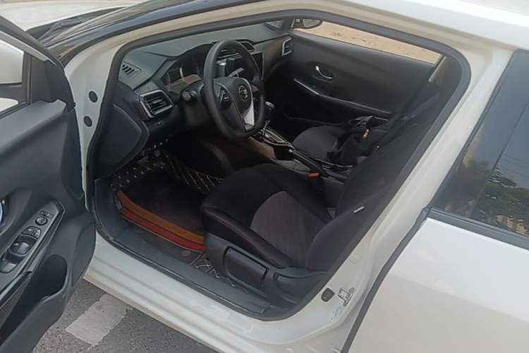 Used Nissan Lannia 2021 1.6L CVT Cool Edition Driver Seat