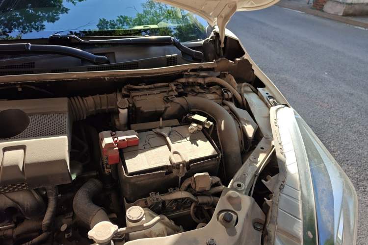 Used Nissan Lannia 2021 1.6L CVT Cool Edition Engine Bay Left