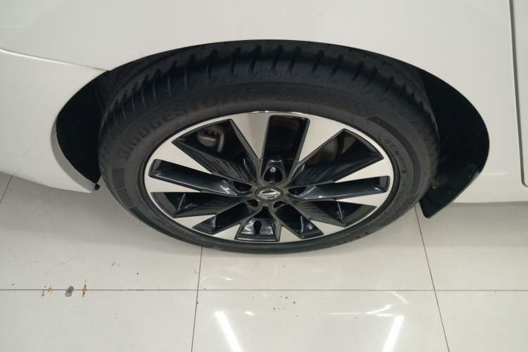 Used Nissan Lannia 2021 1.6L CVT Smart Connect Smart Cool Edition Exterior 5