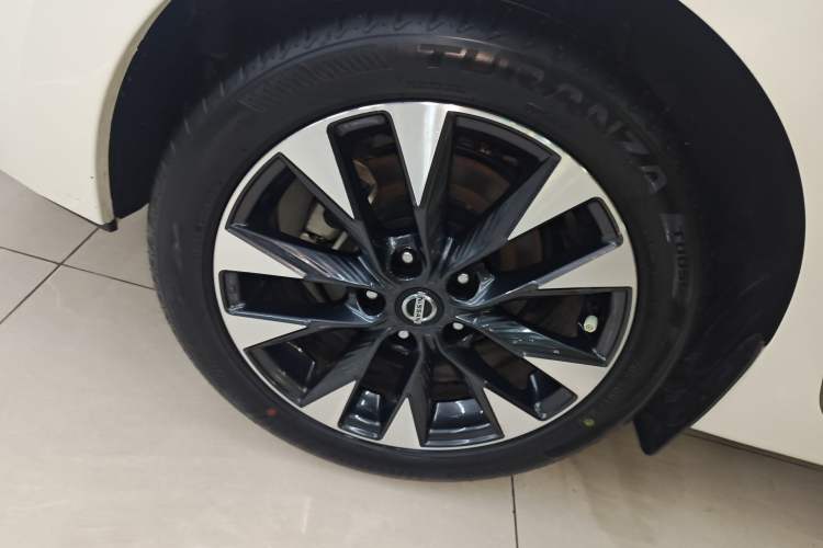 Used Nissan Lannia 2021 1.6L CVT Smart Connect Smart Cool Edition Exterior 8