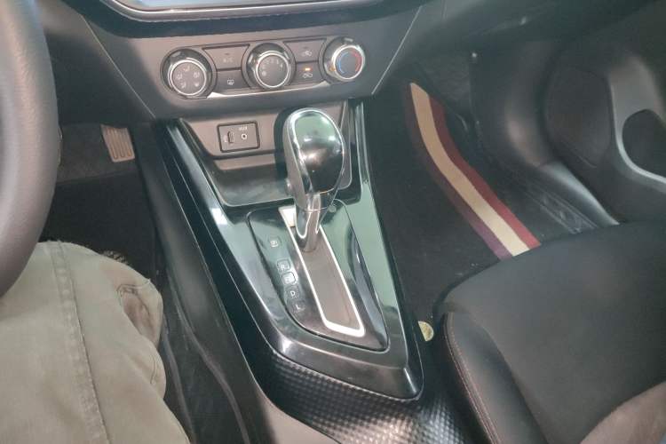 Used Nissan Lannia 2021 1.6L CVT Cool Edition Gear Lever