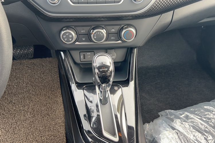 Used Nissan Lannia 2021 1.6L CVT Cool Edition Gear Lever