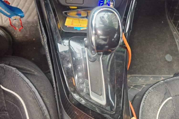 Used Nissan Lannia 2021 1.6L CVT Cool Edition Gear Lever