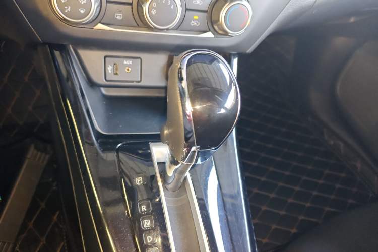 Used Nissan Lannia 2021 1.6L CVT Cool Edition Gear Lever