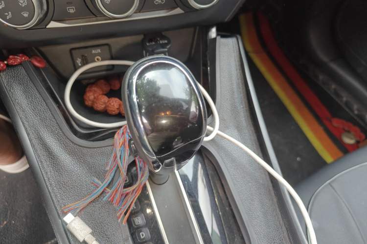 Used Nissan Lannia 2021 1.6L CVT Cool Edition Gear Lever