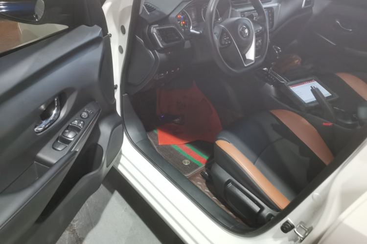 Used Nissan Lannia 2021 1.6L CVT Smart Connect Smart Cool Edition Interior 3