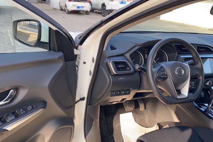 Used Nissan Lannia 2021 1.6L CVT Smart Connect Smart Cool Edition Interior 3