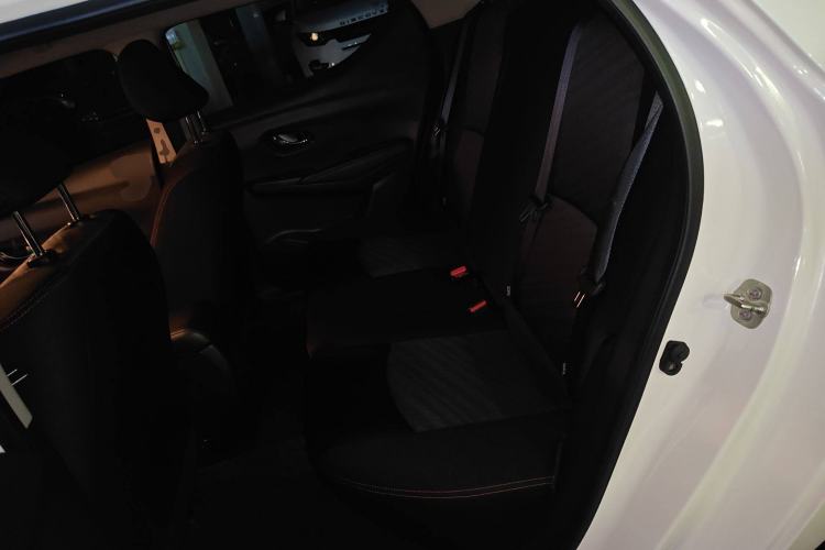 Used Nissan Lannia 2021 1.6L CVT Smart Connect Smart Cool Edition Interior 4