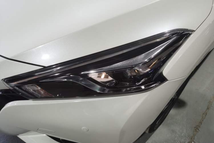 Used Nissan Lannia 2021 1.6L CVT Smart Connect Smart Cool Edition Left Front Headlight