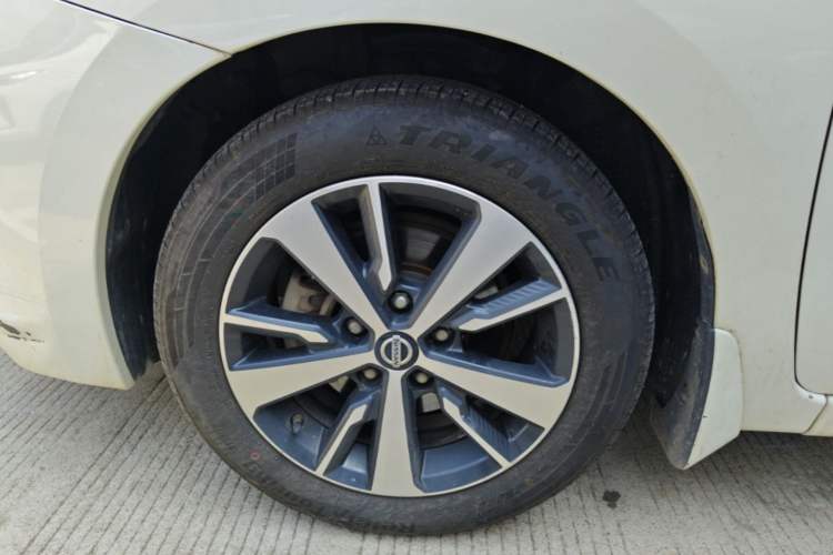Used Nissan Lannia 2021 1.6L CVT Cool Edition Left Front Wheel Hub