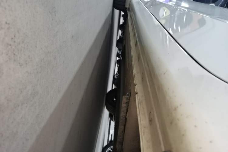 Used Nissan Lannia 2021 1.6L CVT Cool Edition Left Side Sill