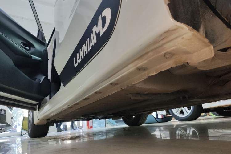 Used Nissan Lannia 2021 1.6L CVT Cool Edition Left Side Sill