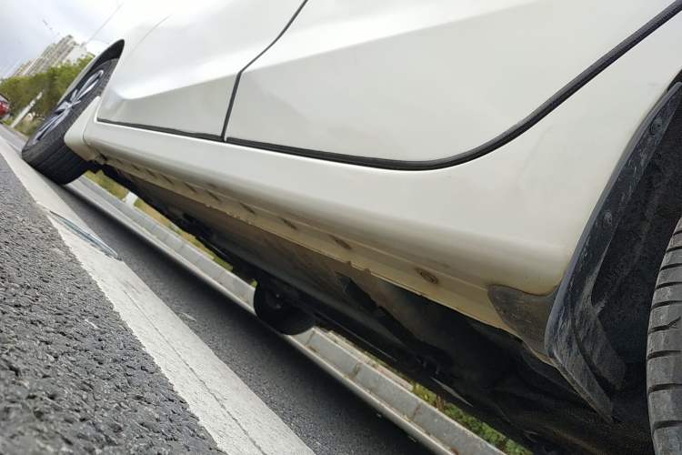 Used Nissan Lannia 2021 1.6L CVT Cool Edition Left Side Sill
