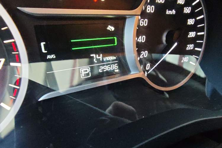 Used Nissan Lannia 2021 1.6L CVT Cool Edition Odometer Close Up