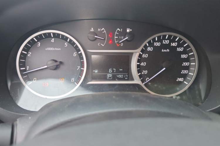 Used Nissan Lannia 2021 1.6L CVT Cool Edition Odometer Close Up