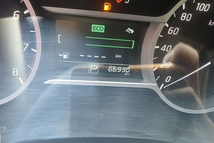 Used Nissan Lannia 2021 1.6L CVT Cool Edition Odometer Close Up