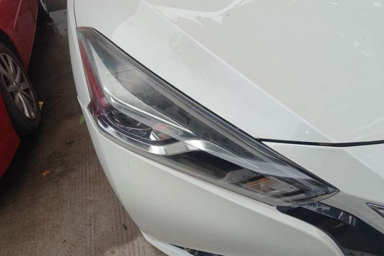 Used Nissan Lannia 2021 1.6L CVT Cool Edition Right Front Headlight