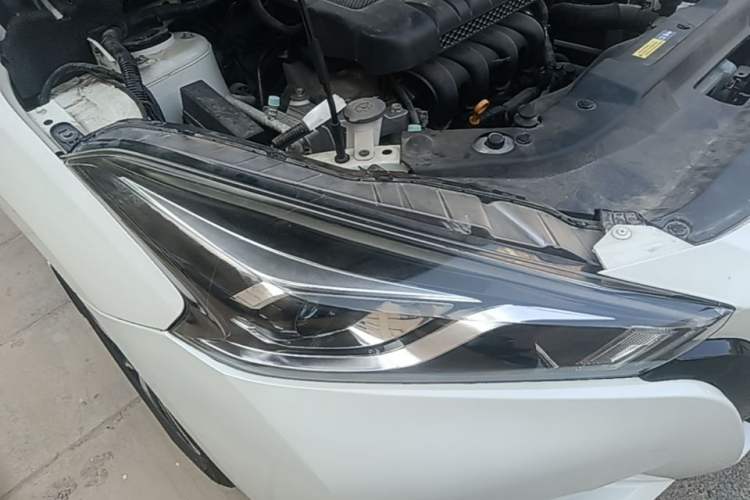Used Nissan Lannia 2021 1.6L CVT Cool Edition Right Front Headlight