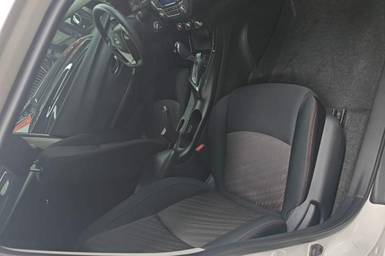 Used Nissan Lannia 2021 1.6L CVT Cool Edition Right Front Seat